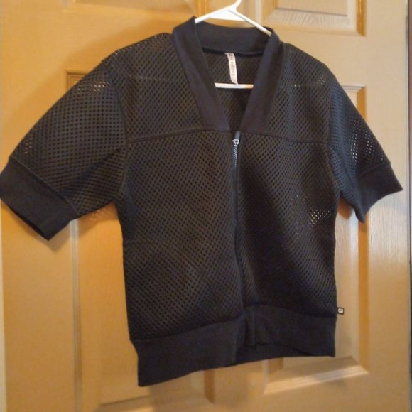 Fabletics Jackets & Blazers - Fabletics short sleeved jersey jacket M black